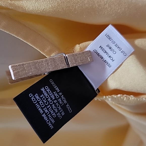 TORRID YELLOW TANK TOP EMBROIDERED EYELET CAMISOLE SLEEVELESS V NECK BLOUSE 1X - Picture 9 of 12